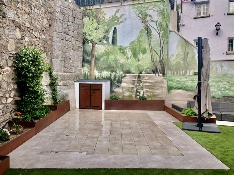 Aumenta el valor de tu propiedad instalando un fondo móvil para la piscina